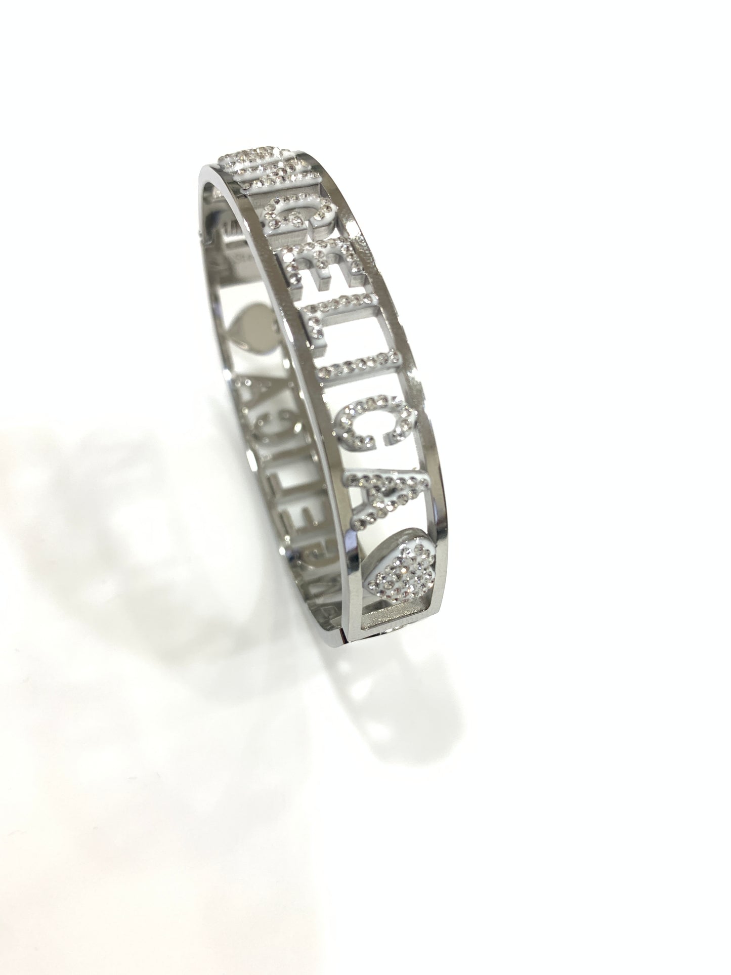Bracciale in acciaio a manetta con nome in strass per donna MF