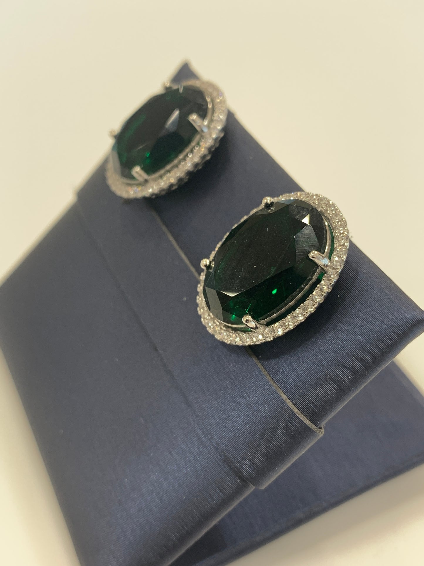 Orecchini in argento 925 e zaffiri sintetici e zirconi bianchi per donna Passionedele