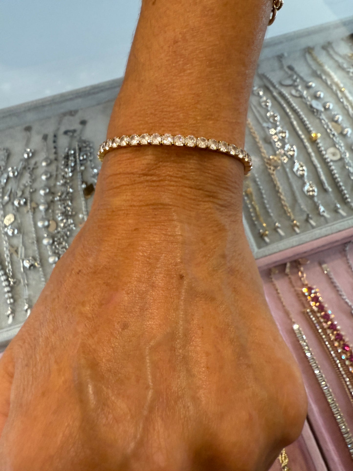 Bracciale Tennis Elastico in Acciaio Dorato con Cristalli Colorati Luminosi