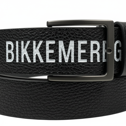 Dettaglio fibbia acciaio e texture pelle Bikkembergs