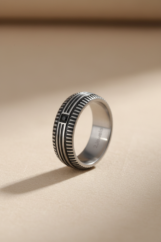 Fotografia editoriale anello design architettonico luxury