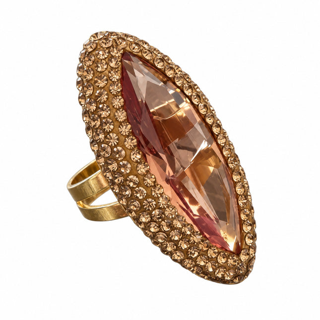 Anello donna cocktail con zircone champagne a navette e cornice di cristalli, finitura oro.