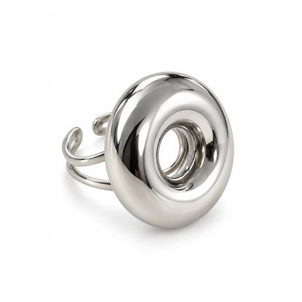 Anello Shelly misura 18 regolabile visto in prospettiva con finitura lucida silver