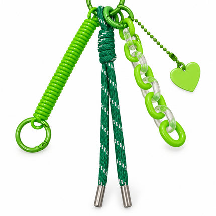 Dettaglio cordino intrecciato catena verde trasparente e anello portachiavi