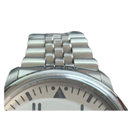 Dettaglio bracciale Jubilee in acciaio orologio Mondia Aviator uomo