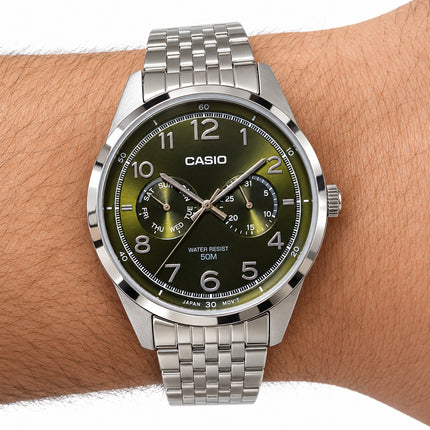 Casio MTP-E340D-3AVDF Orologio Uomo Verde Oliva Acciaio Giorno Data 50 m