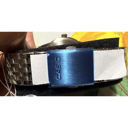Casio MTP-E340D-3AVDF Orologio Uomo Verde Oliva Acciaio Giorno Data 50 m