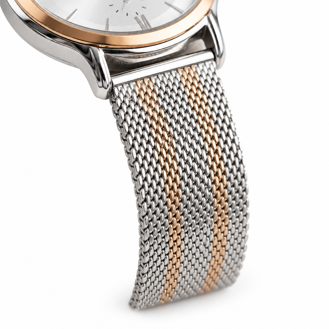 Dettaglio del bracciale mesh bicolore in acciaio dell’orologio Maserati Epoca