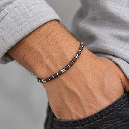 Bracciale indossato al polso