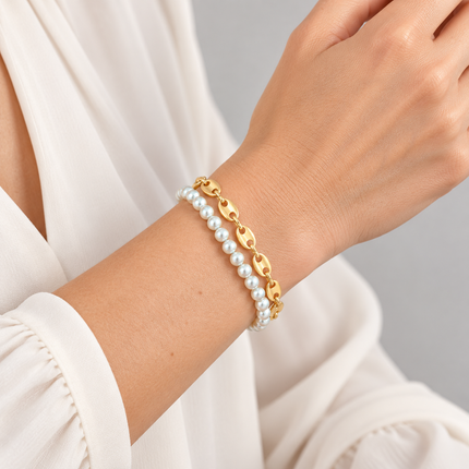 Bracciale Shelly dorato a doppio filo indossato al polso
