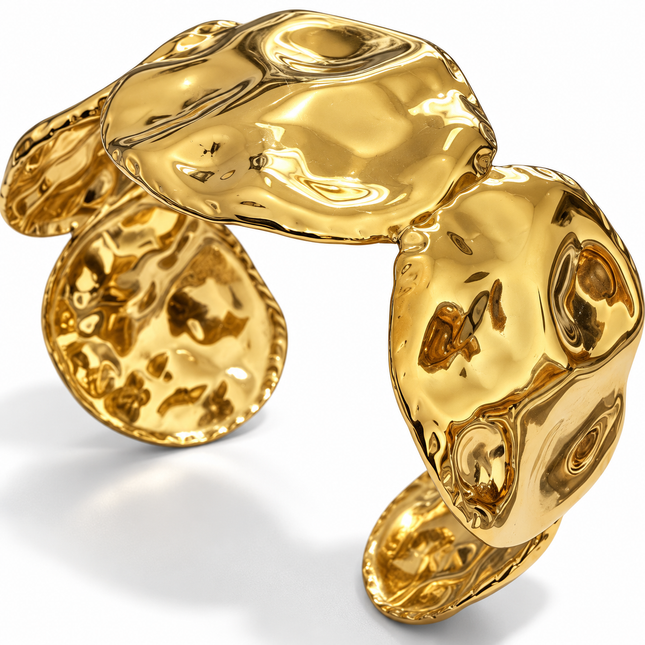 Dettaglio lavorazione martellata bracciale Shelly color oro