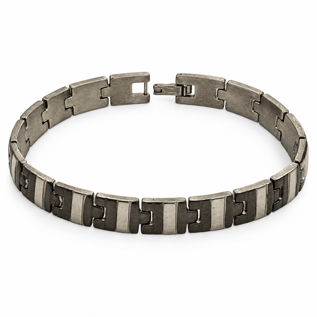 Bracciale da uomo completo con chiusura a scatto aperta