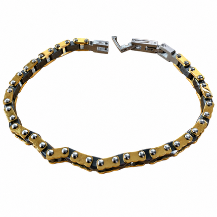 Dettaglio chiusura pieghevole a scatto del bracciale