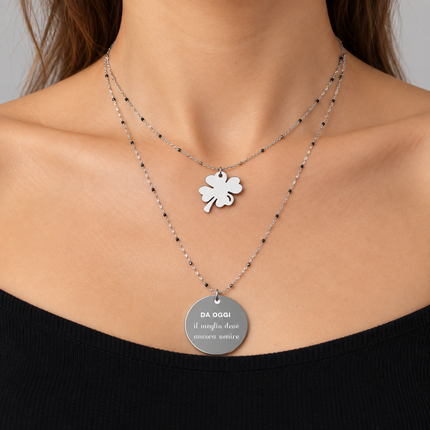Collana 10 Buoni Propositi doppio filo indossata da donna