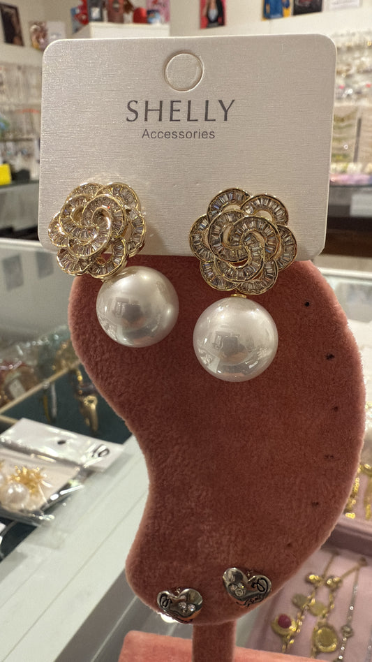 Orecchini donna fiore zirconi oro perla Shelly eleganti chic cerimonia