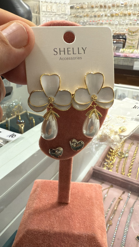 Orecchini donna fiore bianco oro goccia perla Shelly eleganti bijoux