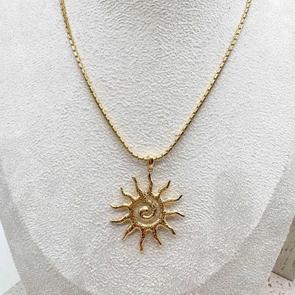 Collana con ciondolo sole spiralato – galvanizzata oro o argento