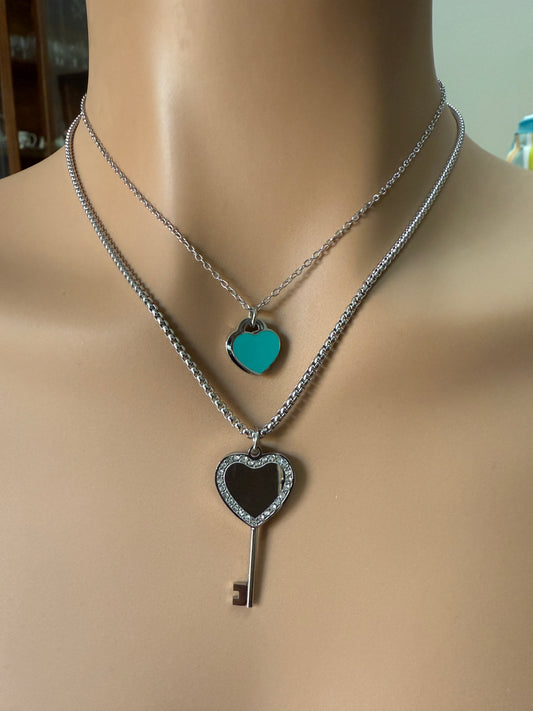 Collana doppia con ciondolo cuore e chiave – Argento e turchese