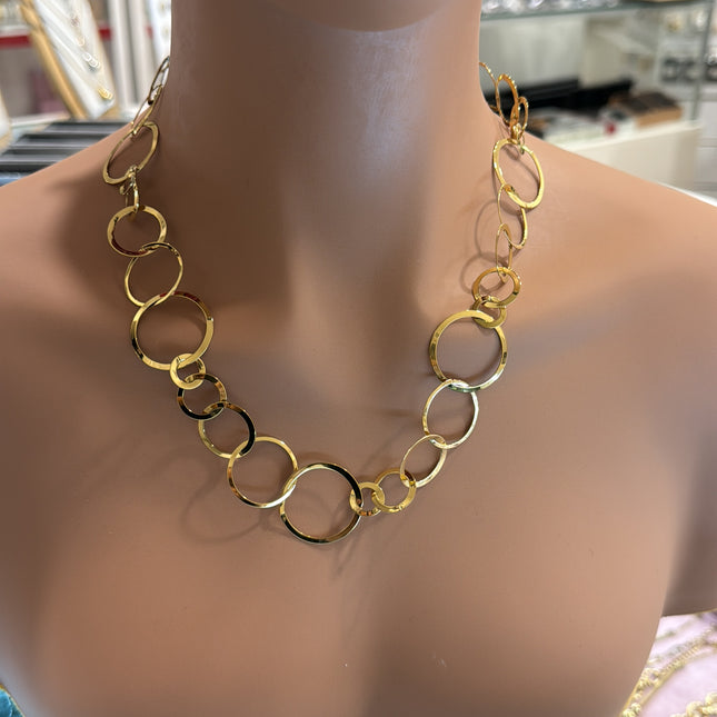 Collana Donna a Cerchi Dorati – Design Elegante e Versatile