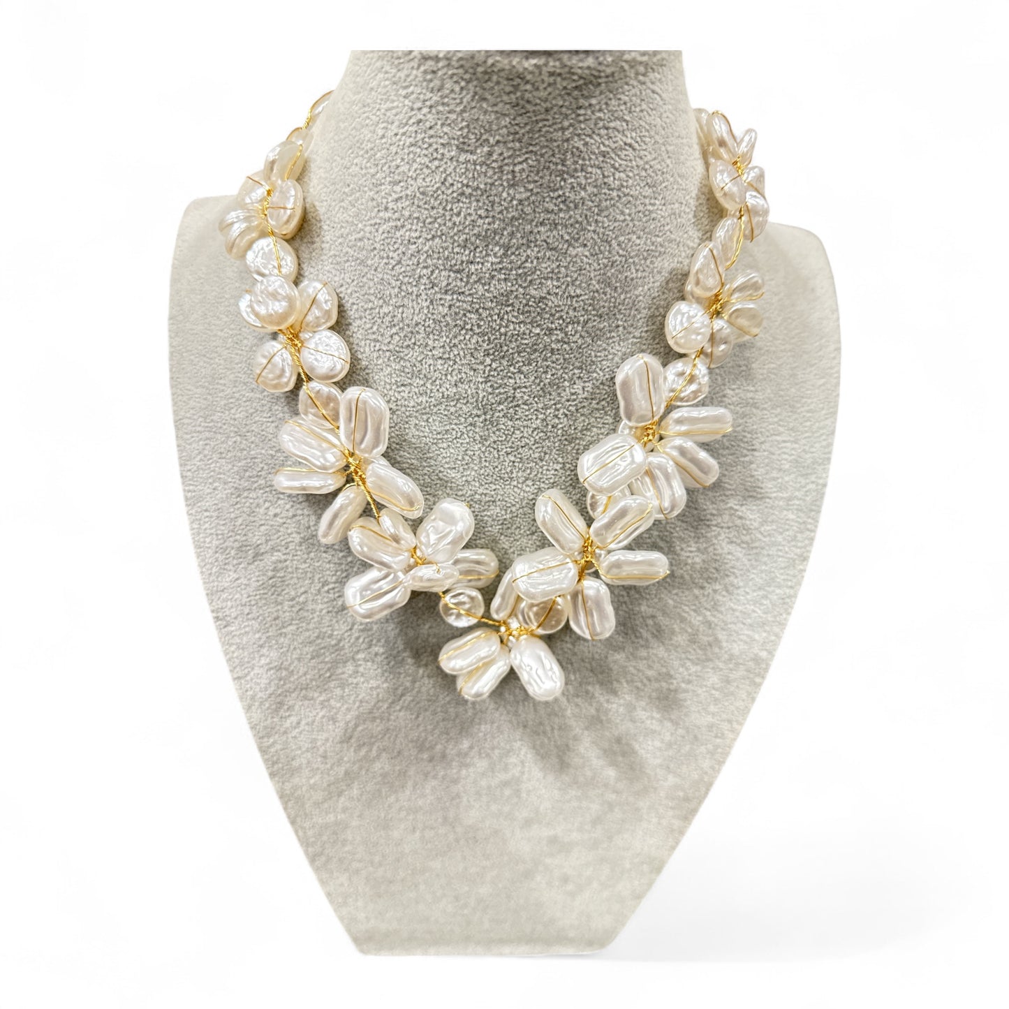 Collana Donna con Perle Barocche a Fiore e Filo Dorato Elegante
