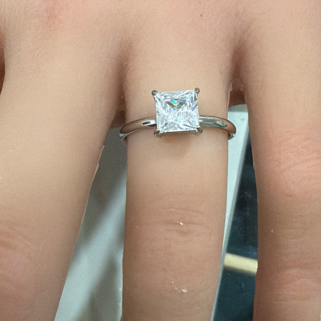 Anello Donna Solitario Regolabile Cristallo Quadrato Acciaio Oro