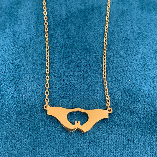 Collana girocollo con ciondolo cuore mani colore oro donna MF