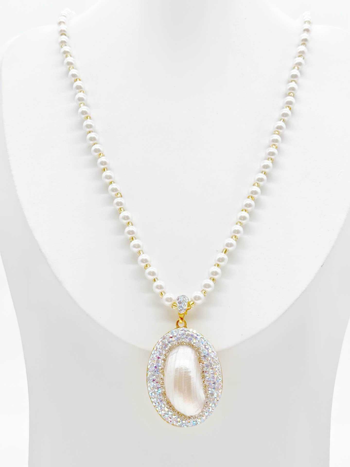 Collana donna perle con pendente ovale perla centrale strass colorati