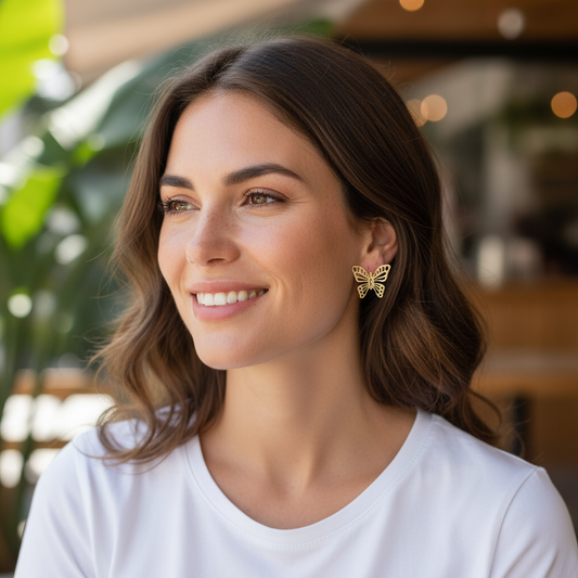 Orecchini Farfalla Gold in Acciaio Inox Anallergico Donna – Leggeri e Luminosi • Moda