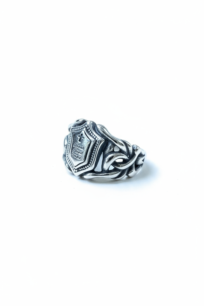 Anello Uomo Scudo Croce Vintage in Acciaio – Catena Laterale, Misure 18-26
