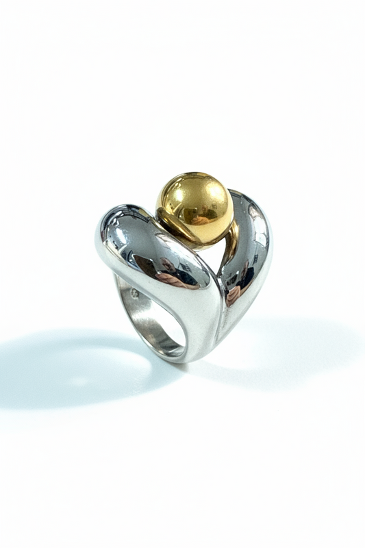 Anello Donna Acciaio Cuore Bicolore con Sfera — Design Moderno e Scultoreo