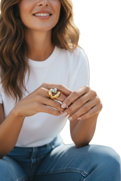 Anello Donna Acciaio Cuore Bicolore con Sfera — Design Moderno e Scultoreo