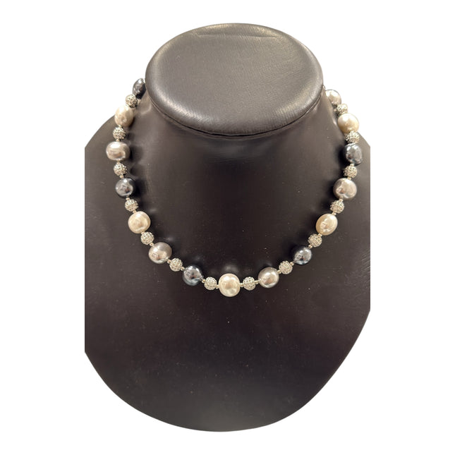 Collana donna perle polvere di conchiglia bicolore e sfere acciaio