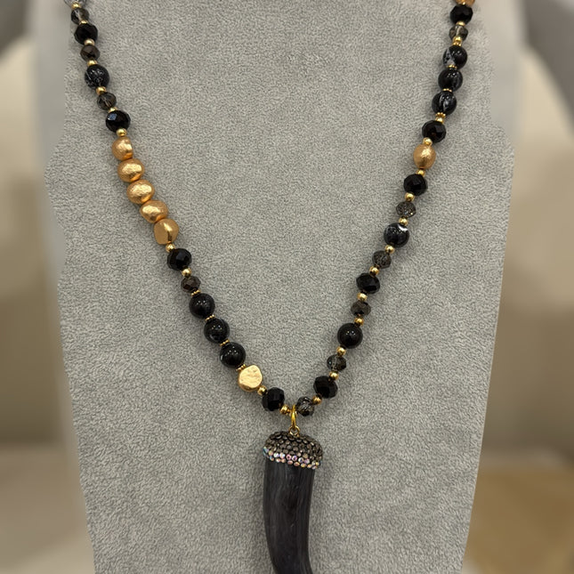 Collana Lunga per Donna Con Sfere e Ciondolo Corno 60 cm