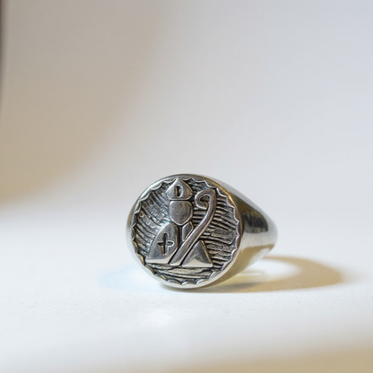 Anello uomo acciaio regolabile sigillo simbolico inciso stile vintage