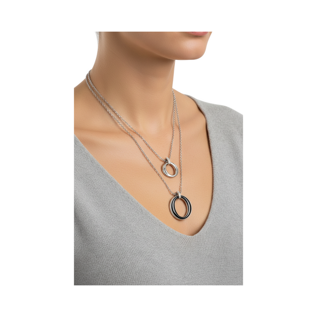 Collana 2JEWELS 251710 doppio filo smalto nero indossata
