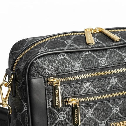 Borsa a tracolla Coveri World nera in ecopelle con monogramma argento e zip dorate, 3 tasche.