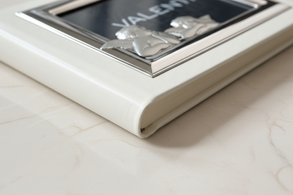 Dettaglio angolo e rilegatura premium