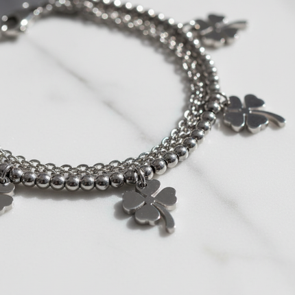 Dettaglio catene multiple e sfere