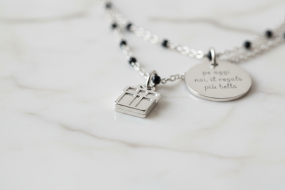 Dettaglio charm logo