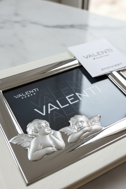 Dettaglio logo Valenti e cornice