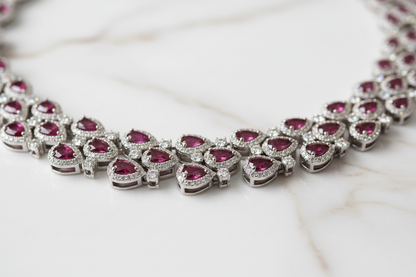 Dettaglio Macro Zirconi Rosso Rubino - Fotografia Editoriale