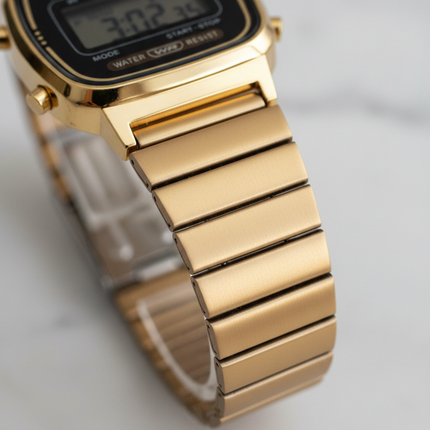 Dettaglio bracciale espansione oro Casio donna