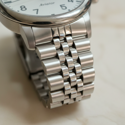 Dettaglio bracciale acciaio lucido orologio Mondia Aviator