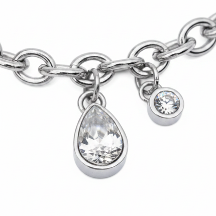 Dettaglio macro ciondolo goccia cristallo bianco bezel bracciale 2JEWELS 232348