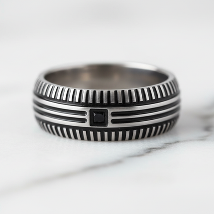 Costruzione acciaio incisioni geometriche smalto nero qualità