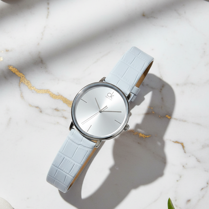 Composizione elegante orologio Calvin Klein azzurro