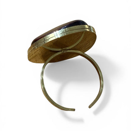 Anello Tempo A Tempo Shelly regolabile in acciaio dorato con pietra naturale occhio di tigre, vista laterale