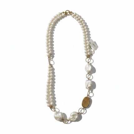Tempo A Tempo PassioneDele long necklace with cultured baroque pearls and gold-toned elements, 60cm handmade design.