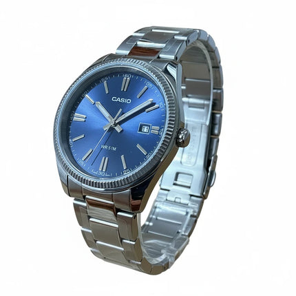 Tempo A Tempo Casio MTP1302PD-2AVEF analog watch with a blue dial and stainless steel bracelet