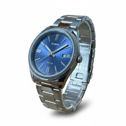 Tempo A Tempo Casio MTP1302PD-2AVEF analog watch with a blue dial and silver stainless steel bracelet